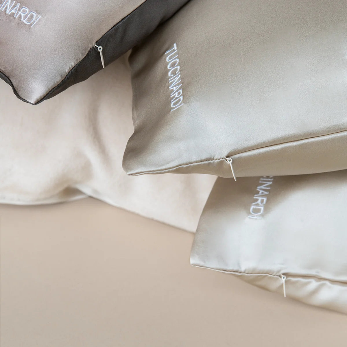 Taie d'oreiller en soie & microfibre
